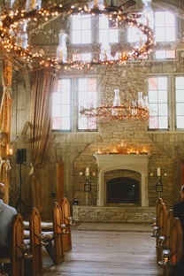 Декоративне освітлення на осінньої весіллі