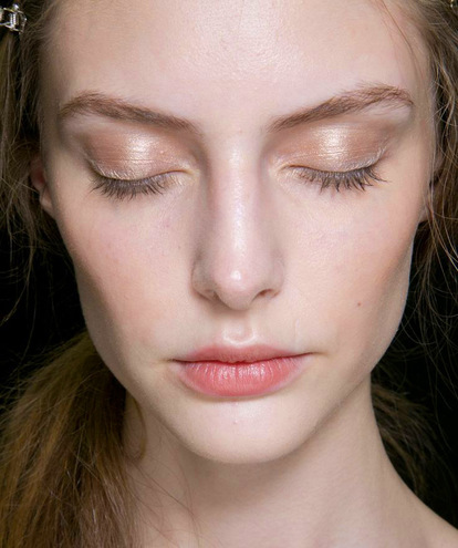 Ziua Îndrăgostiților romantic make-up (zi) Ziua Îndrăgostiților make-up romantic