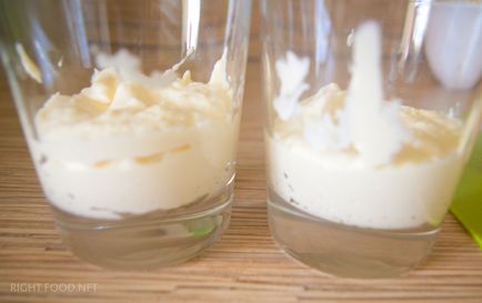 Desert de brânză de vaci cu mousse de fructe sau caș, mâncarea potrivită