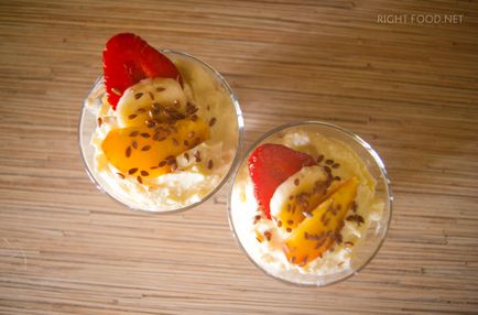 Desert de brânză de vaci cu mousse de fructe sau caș, mâncarea potrivită