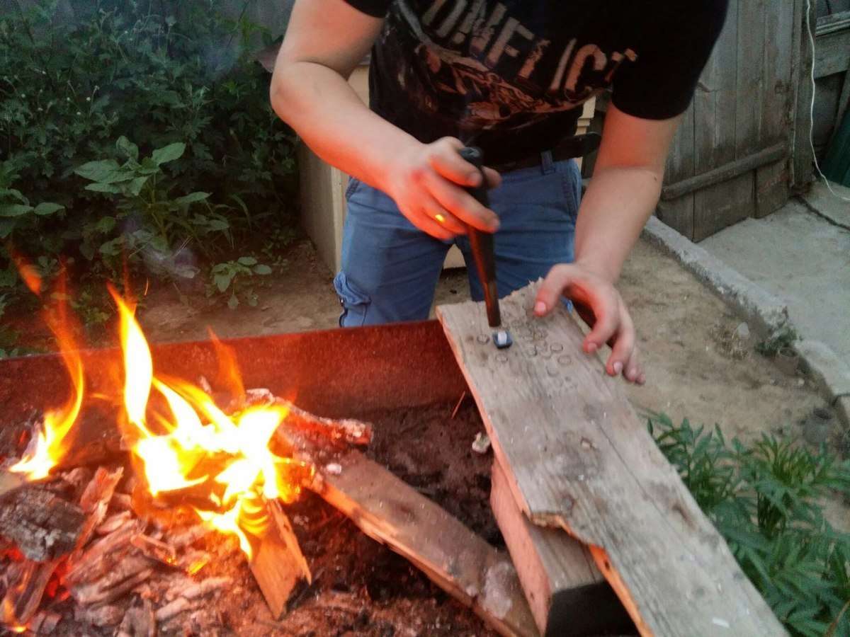 Diy siberia - tastatură atemporală din metal și lemn