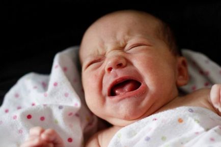 Câte luni durează colici la băieții nou-născuți?