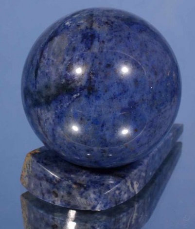 Дюмортьерит магічні властивості і характеристики каменю