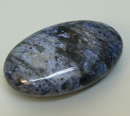 Eskie și proprietăți medicinale (valori) ale pietrei dumortierite