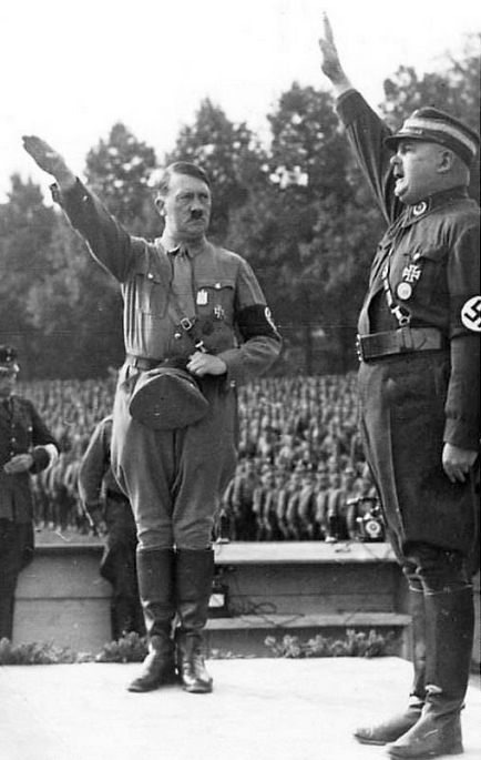 Hitler este liderul