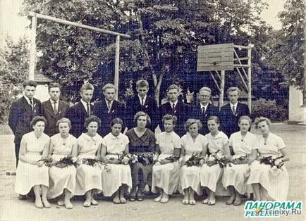 Cum sa schimbat aspectul rochiei de bal din anii 1960 până în 2013 (102 fotografii) - trinitatea