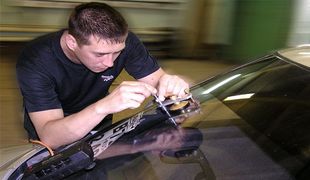Ce echipamente și instrumente avem nevoie pentru a repara geamul auto