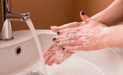 Cum se spală iodul din piele, țesut și alte suprafețe