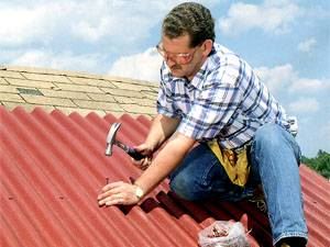 Cum de a acoperi acoperișul casei corect tehnologia în sine a întâlnit un profesionist cu mâinile lor - o sarcină ușoară