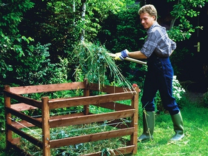 Cum se construiește o gaură de compost cu mâinile tale și fă-o humus