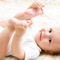 Cum să preveniți transpirația picioarelor la copii