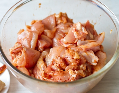 Főzni thai vörös curry csirke - egy bevált recept lépésről lépésre képekkel a finom (csirke) Főzni thai vörös curry csirke - egy bevált recept lépésről lépésre képekkel a finom