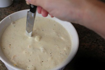 Hogyan kell főzni a szószt Julienne tejföl, tejszín, gomba, csirke és más lehetőségek