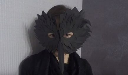 Як зробити маску ворона - дитяча карнавальна маска з паперу своїми руками