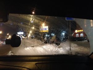 Cum de a face un defrostor fereastră auto (anti-gheață) cu mâinile tale în frig va veni la îndemână - dvs.