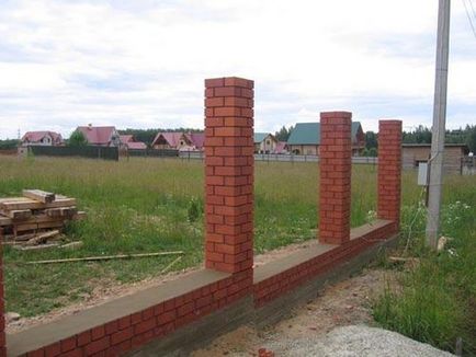 Як скласти стовпи із цегли для паркан фото, відео як побудувати фундамент