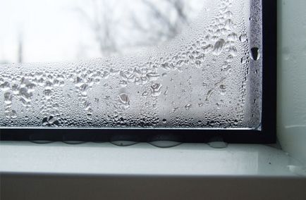 Як прибрати на пластикових вікнах конденсат