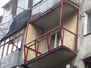 Hogyan szigeteljük falak és a padló az erkélyen, ami növelné a lakótér