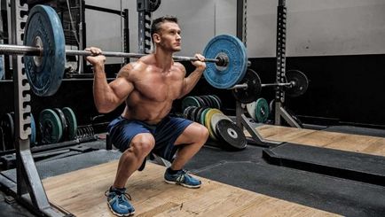Cum de a crește greutatea de lucru în squats cu un program de antrenament barbell