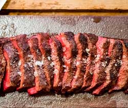 Як вибрати м'ясо для стейка поради новачкам - академія t-bone