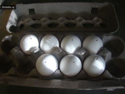 Cum să suflă conținutul unui ou