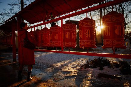 Cum trăiesc budiștii din Moscova