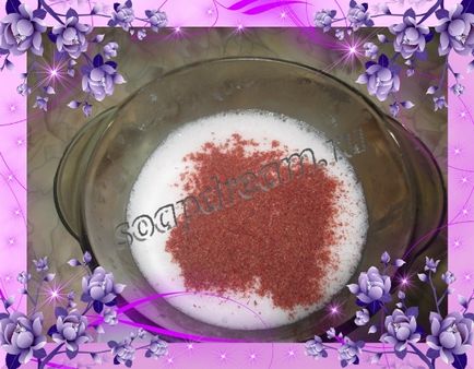 Strawberry scrub facial de la o bază moale, clase de master cosmetice