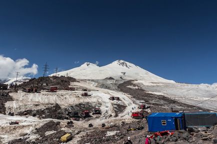 Röviden, hogyan kell helyesen és biztonságosan felmenni Elbrus, alpinista