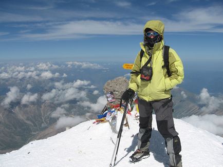 Pe scurt despre cum să urci în mod corect și în siguranță pe Elbrus, alpinist