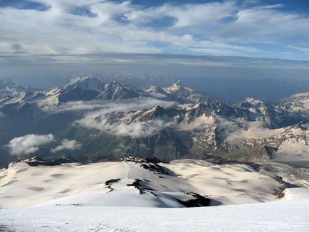 Pe scurt despre cum să urci în mod corect și în siguranță pe Elbrus, alpinist