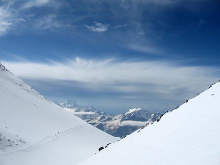 Pe scurt despre cum să urci în mod corect și în siguranță pe Elbrus, alpinist