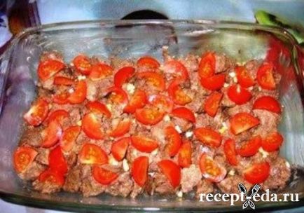 Куряча печінка з помідорами і сиром в духовці