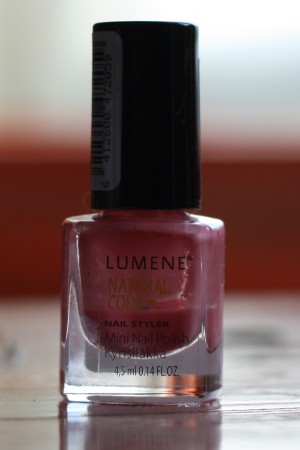 Лак для нігтів lumene natural code nail styler