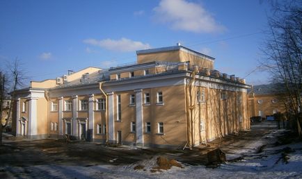 Lomonosov ceea ce obiective turistice în oraș (fotografie, descriere, adrese)