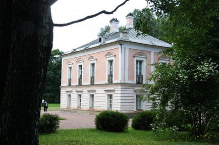 Lomonosov ceea ce obiective turistice în oraș (fotografie, descriere, adrese)