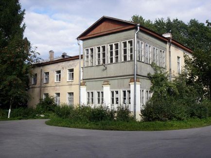 Lomonosov ceea ce obiective turistice în oraș (fotografie, descriere, adrese)