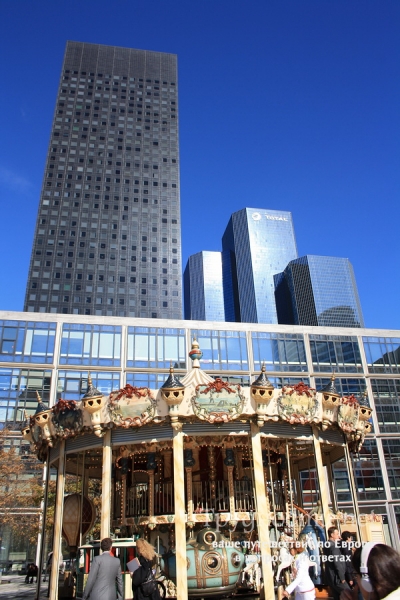 La Défense în cartierul Paris al zgârie-nori