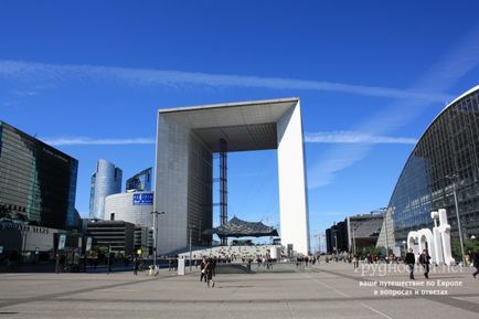 La Défense, în cartierul Paris, al articolului din zgârie-nori