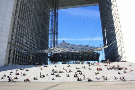 La Défense în cartierul Paris al zgârie-nori