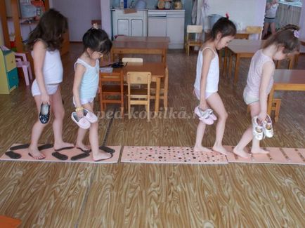 Масажні килимки для дітей своїми руками