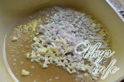 Muse în sos de usturoi cremă cu brânză, rețetă cu fotografie