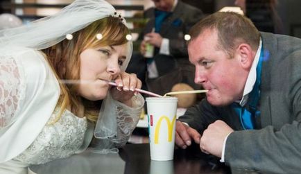 Tânăr a aranjat o nuntă în topurile de informații de la McDonald's
