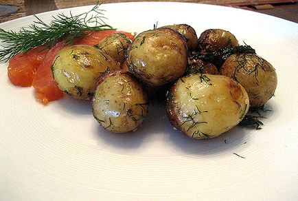 Молода картопля, смажений цілком - кулінарні рецепти на