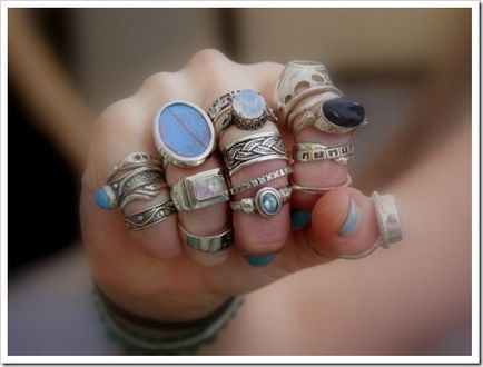 Pe care deget este un inel cu pietre prețioase care vă vor schimba pentru totdeauna viața