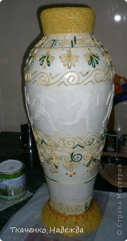 Vase de exterior din carton