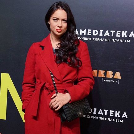 Nastasya Samburskaya a spus sincer despre copilăria ei și relațiile cu prietenul ei, revista cosmopolită