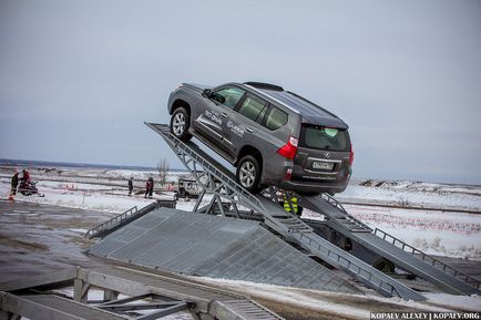 O mică fotoreportaj toyota x-country și clasa de master lexus