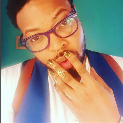 O nouă tendință a unghiilor de culoare bărbați cu lac colorat, portofel de sex feminin