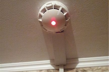 Este obligatoriu să instalați un detector de incendiu în apartament