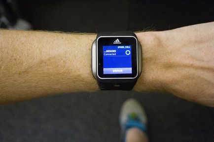 Огляд спортивних розумних годин adidas smart run gps